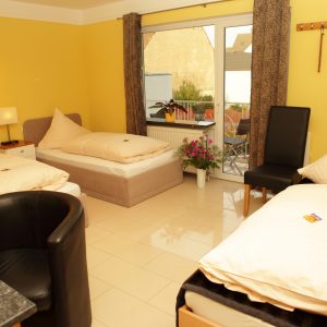 Dreibettzimmer bei Business Hotel Raunheim